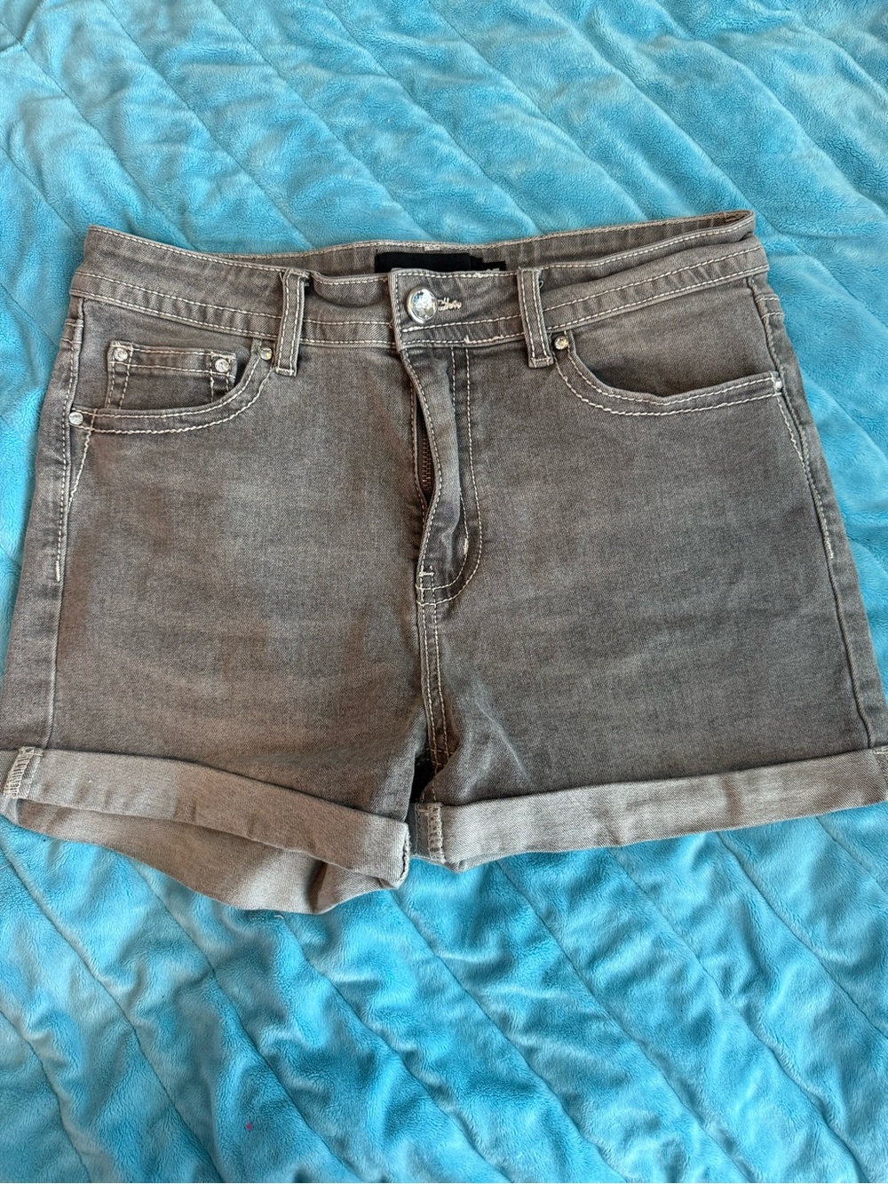 🔥2 for $10🔥refuge Gray Rolled-Hem Denim Shorts Skull Wings Embroidery Women's 7